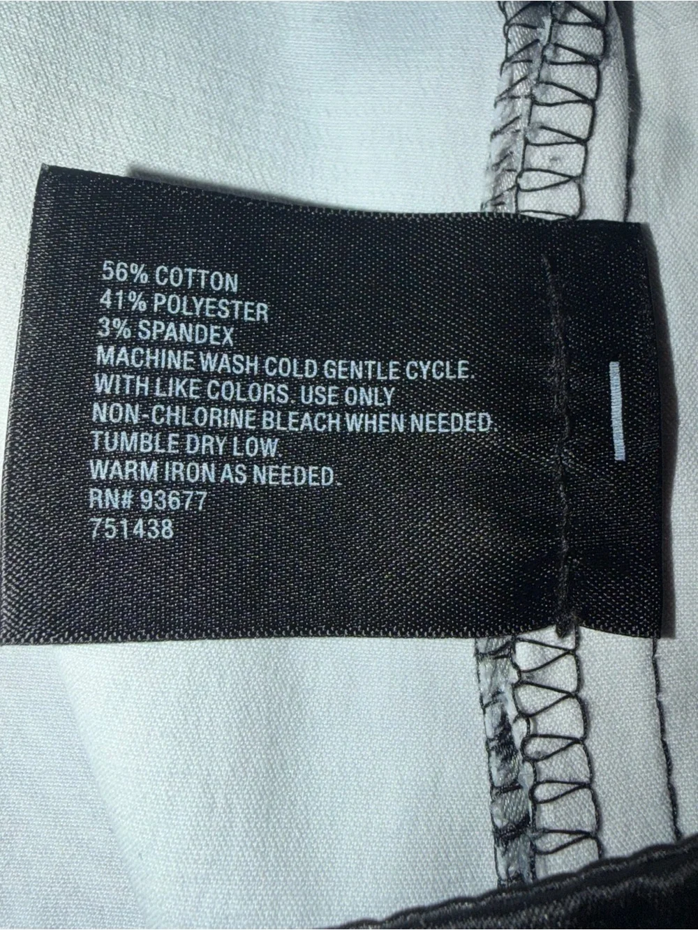 Women's‎ size 6 satin skirt East 5th Black & Gray Feather-Print A-Line Skirt